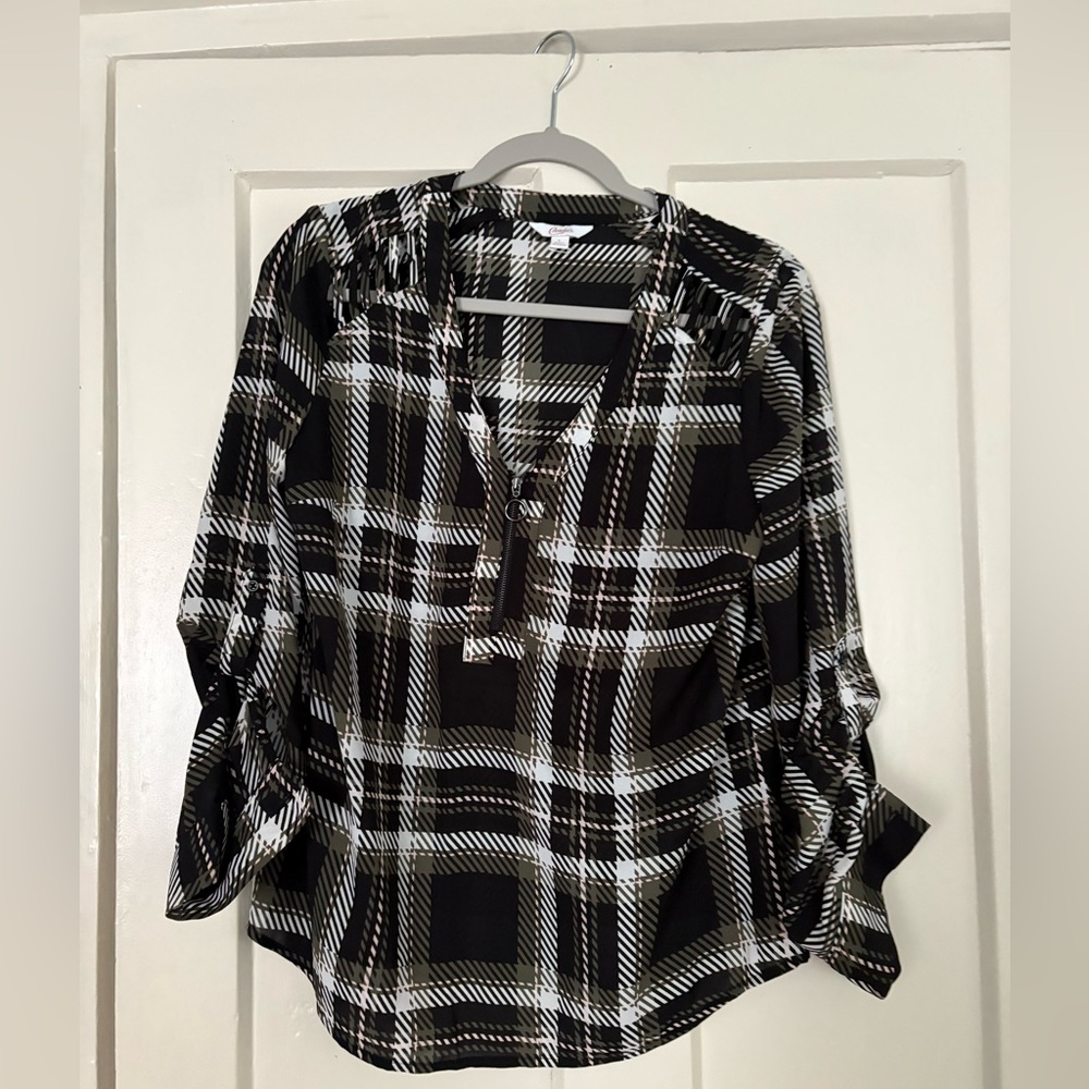 Candie's Black and White Cuffed Sleeve Blouse